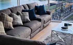 Luxury 2 Bed Apartment Excel London