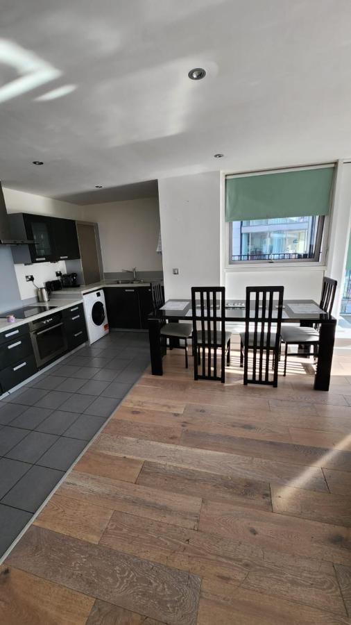 Luxury 2 Bed Apartment Excel London Exterior photo